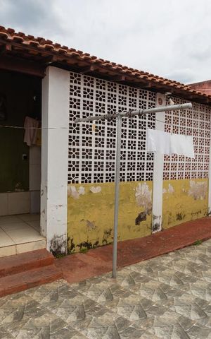 Casa à venda com 413m², 4 quartos e 3 vagas Casa à venda com 413m², 4 quartos e 3 vagasFachada