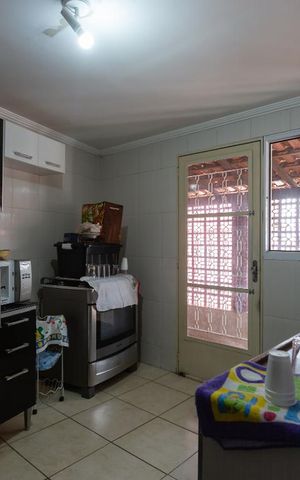 Casa à venda com 413m², 4 quartos e 3 vagas Casa à venda com 413m², 4 quartos e 3 vagasCozinha