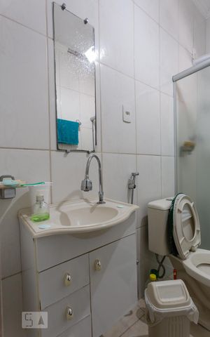 Casa à venda com 413m², 4 quartos e 3 vagas Casa à venda com 413m², 4 quartos e 3 vagasBanheiro