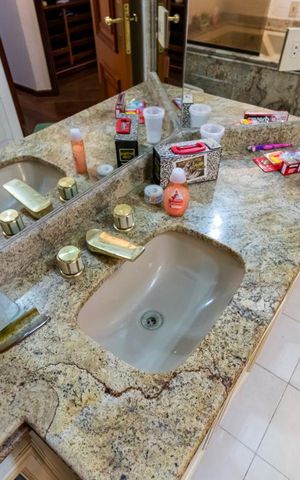 Apartamento à venda com 504m², 5 quartos e 4 vagasBanheiro da Suíte 1