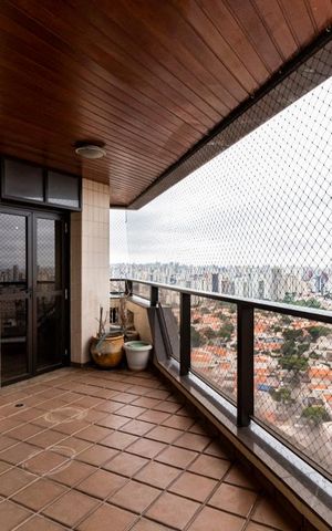 Apartamento à venda com 504m², 5 quartos e 4 vagasVaranda