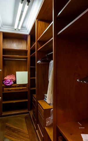 Apartamento à venda com 504m², 5 quartos e 4 vagasCloset da Suíte 1
