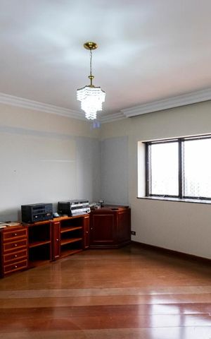Apartamento à venda com 504m², 5 quartos e 4 vagasQuarto
