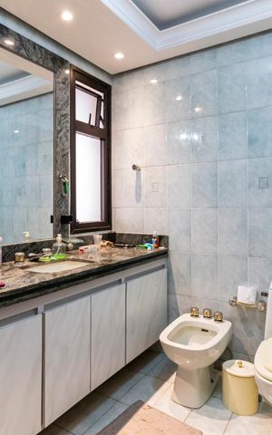 Apartamento à venda com 504m², 5 quartos e 4 vagasBanheiro da Suíte 3