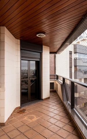 Apartamento à venda com 504m², 5 quartos e 4 vagasVaranda das Suítes 1 e 2