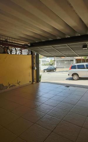 Casa à venda com 123m², 4 quartos e 2 vagas Casa à venda com 123m², 4 quartos e 2 vagasGaragem