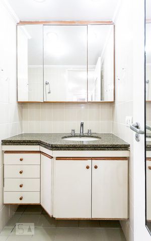 Apartamento à venda com 120m², 3 quartos e 2 vagasBanheiro da Suite
