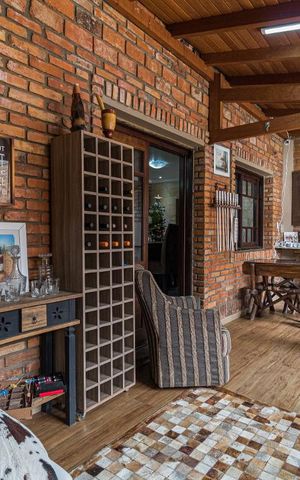 Casa à venda com 340m², 3 quartos e 3 vagas Casa à venda com 340m², 3 quartos e 3 vagasvaranda