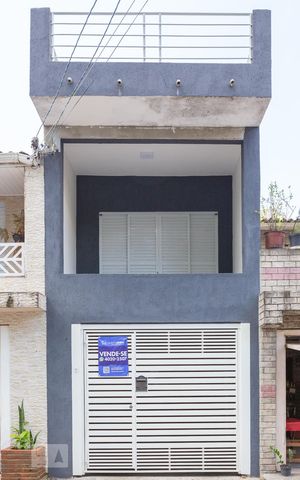 Casa para alugar com 320m², 3 quartos e 1 vaga Casa para alugar com 320m², 3 quartos e 1 vagaFachada