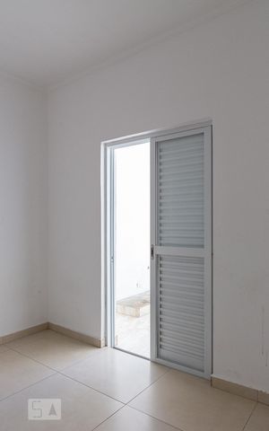 Casa para alugar com 320m², 3 quartos e 1 vaga Casa para alugar com 320m², 3 quartos e 1 vagaQuarto 2