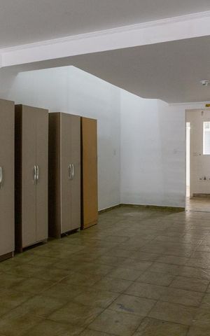 Casa para alugar com 320m², 3 quartos e 1 vaga Casa para alugar com 320m², 3 quartos e 1 vagaSala