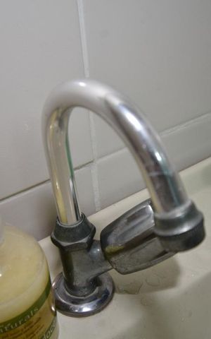Apartamento para alugar com 120m², 3 quartos e 1 vagaBanheiro da Suíte - Torneira
