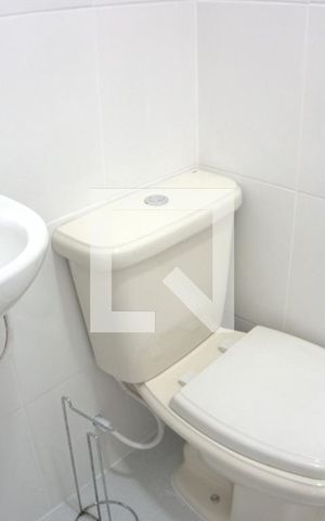 Casa para alugar com 50m², 2 quartos e sem vaga Casa para alugar com 50m², 2 quartos e sem vagaBanheiro