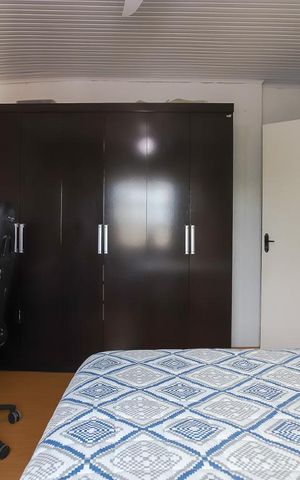 Casa à venda com 430m², 4 quartos e 2 vagas Casa à venda com 430m², 4 quartos e 2 vagasQuarto 4