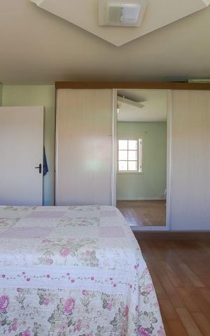 Casa à venda com 430m², 4 quartos e 2 vagas Casa à venda com 430m², 4 quartos e 2 vagasQuarto 1