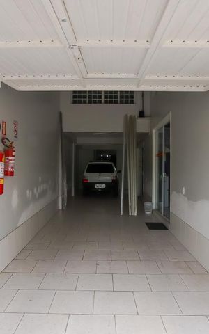 Casa à venda com 430m², 4 quartos e 2 vagas Casa à venda com 430m², 4 quartos e 2 vagasGaragem