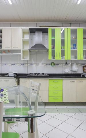 Casa à venda com 430m², 4 quartos e 2 vagas Casa à venda com 430m², 4 quartos e 2 vagasCozinha