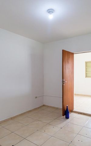 Casa à venda com 50m², 1 quarto e sem vaga Casa à venda com 50m², 1 quarto e sem vagaSala