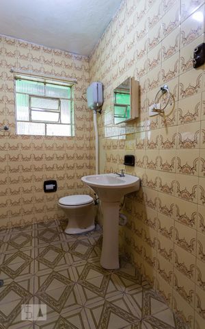 Casa à venda com 50m², 1 quarto e sem vaga Casa à venda com 50m², 1 quarto e sem vagaBanheiro