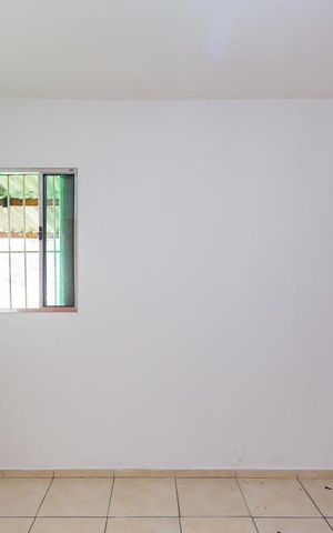 Casa à venda com 50m², 1 quarto e sem vaga Casa à venda com 50m², 1 quarto e sem vagaSala