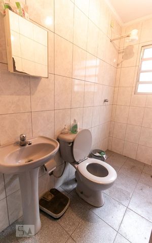 Casa à venda com 320m², 4 quartos e 3 vagas Casa à venda com 320m², 4 quartos e 3 vagasBanheiro 3