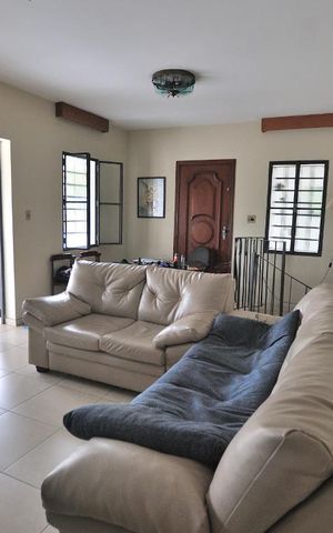 Casa à venda com 280m², 5 quartos e 6 vagasSala