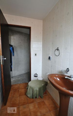 Casa à venda com 280m², 5 quartos e 6 vagasBanheiro Superior