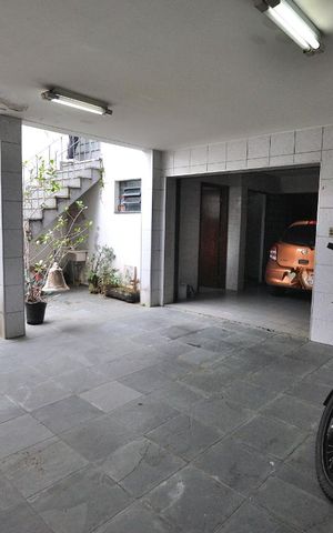 Casa à venda com 280m², 5 quartos e 6 vagasQuintal / Garagem