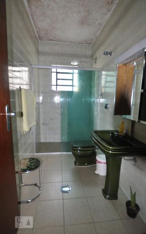Casa à venda com 280m², 5 quartos e 6 vagasBanheiro