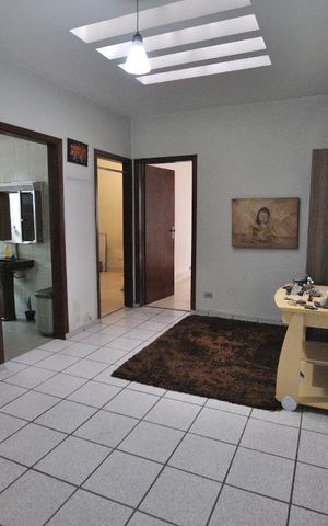 Casa à venda com 280m², 5 quartos e 6 vagasSala