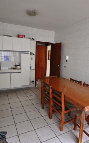 Casa à venda com 280m², 5 quartos e 6 vagasCozinha