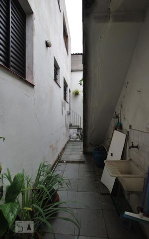 Casa à venda com 280m², 5 quartos e 6 vagasQuintal lateral