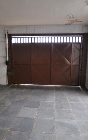 Casa à venda com 280m², 5 quartos e 6 vagasQuintal / Garagem