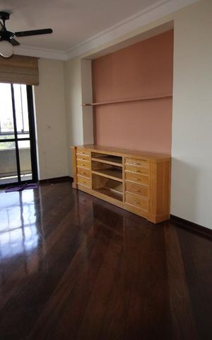 Apartamento para alugar com 256m², 4 quartos e 3 vagasSala de TV
