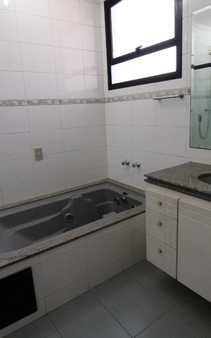 Apartamento para alugar com 256m², 4 quartos e 3 vagasSuíte do Quarto 2
