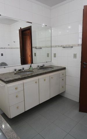 Apartamento para alugar com 256m², 4 quartos e 3 vagasSuíte do Quarto 2