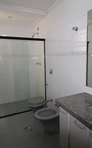 Apartamento para alugar com 256m², 4 quartos e 3 vagasBanheiro