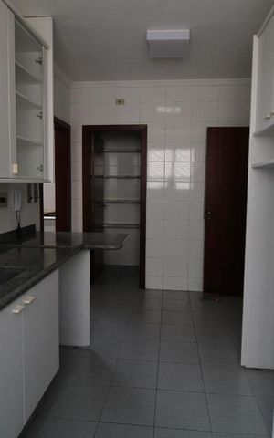 Apartamento para alugar com 256m², 4 quartos e 3 vagasCozinha