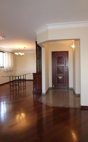 Apartamento para alugar com 256m², 4 quartos e 3 vagasSala