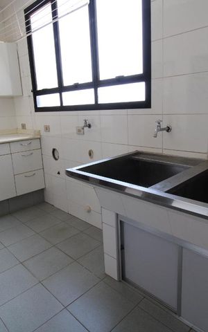 Apartamento para alugar com 256m², 4 quartos e 3 vagasÁrea de serviço