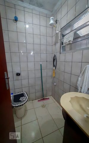 Casa à venda com 215m², 3 quartos e sem vagaBanheiro