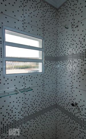 Casa para alugar com 140m², 2 quartos e 2 vagas Casa para alugar com 140m², 2 quartos e 2 vagasBanheiro Quarto 1 - Suítes