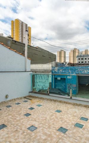 Casa para alugar com 140m², 2 quartos e 2 vagas Casa para alugar com 140m², 2 quartos e 2 vagasVaranda Quarto 2 - Suítes