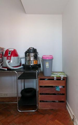 Apartamento à venda com 220m², 3 quartos e 2 vagas Apartamento à venda com 220m², 3 quartos e 2 vagasQuarto de serviço 1