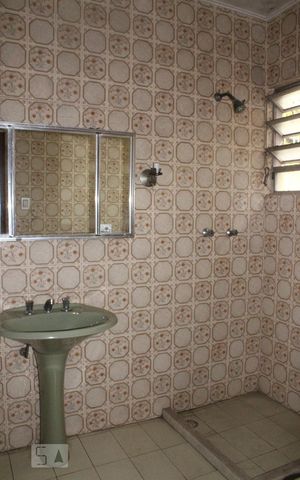 Casa à venda com 305m², 4 quartos e 1 vagaBanheiro Suite
