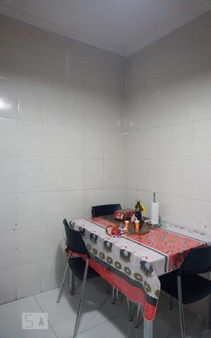 Casa de condomínio à venda com 70m², 2 quartos e 2 vagasCozinha