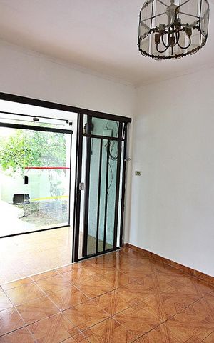 Casa à venda com 109m², 2 quartos e 1 vagaSala 