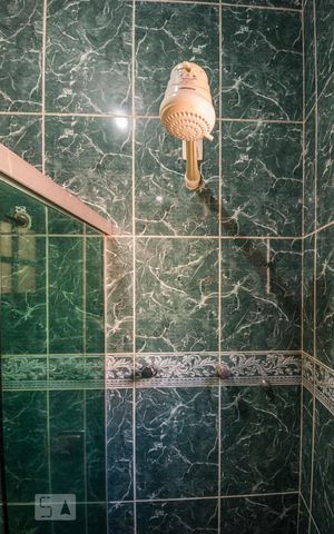 Casa à venda com 250m², 5 quartos e 2 vagasBanheiro