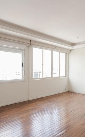 Apartamento à venda com 230m², 3 quartos e 1 vaga Apartamento à venda com 230m², 3 quartos e 1 vagaSala