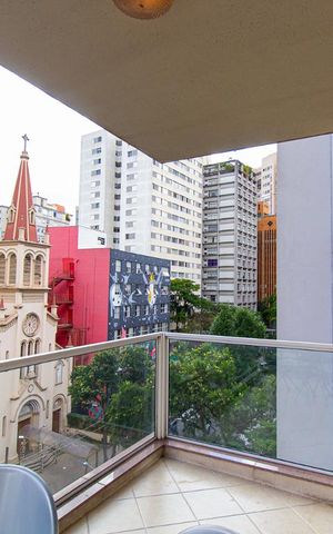 Apartamento à venda com 229m², 4 quartos e 2 vagas Apartamento à venda com 229m², 4 quartos e 2 vagasVaranda